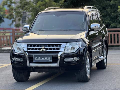 Mitsubishi Pajero (Import)