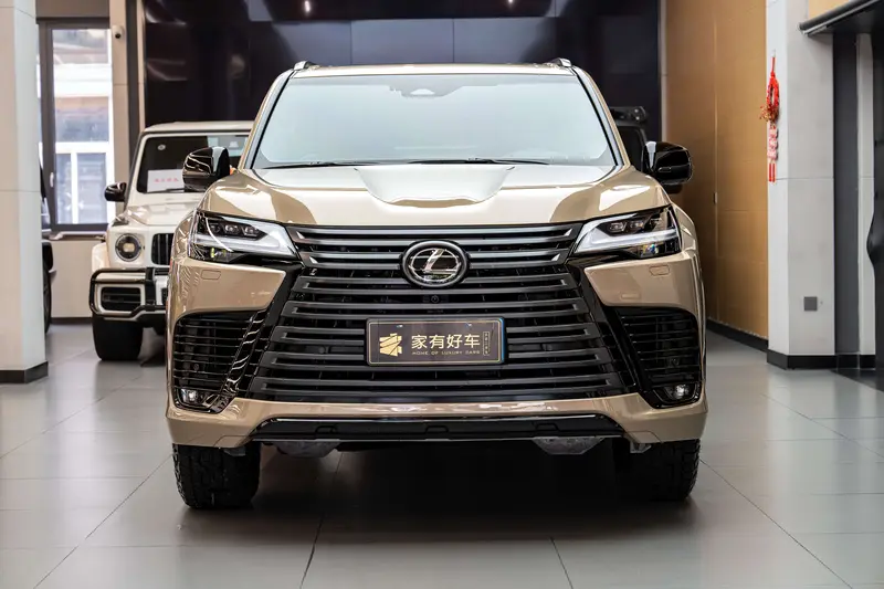 Lexus LX — фото 2