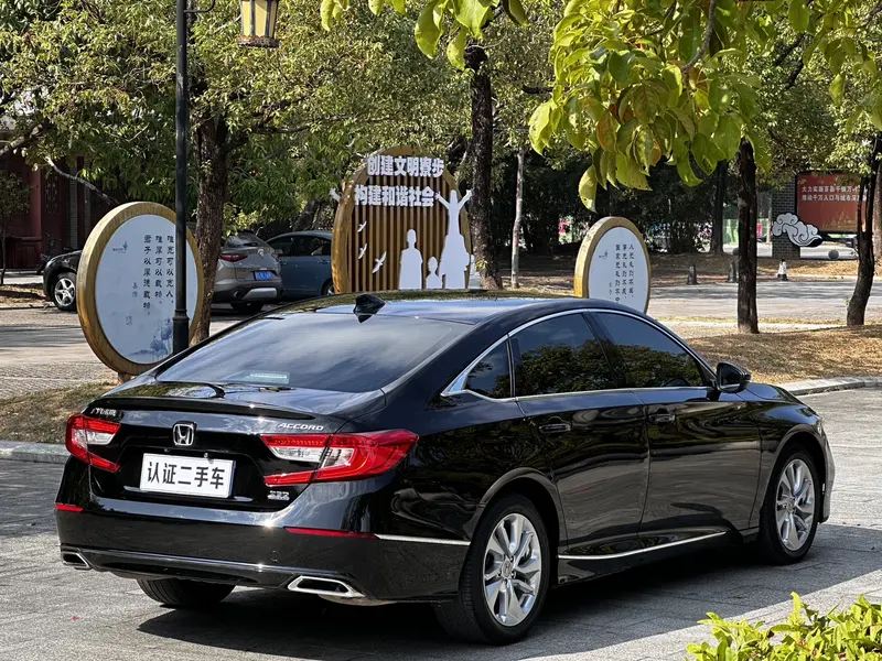 Honda Accord — фото 6
