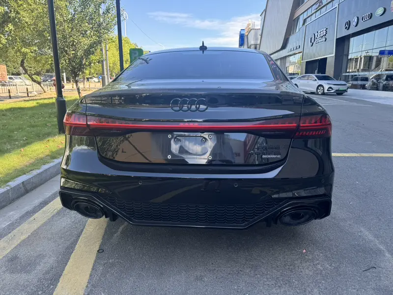 Audi A7L — фото 5