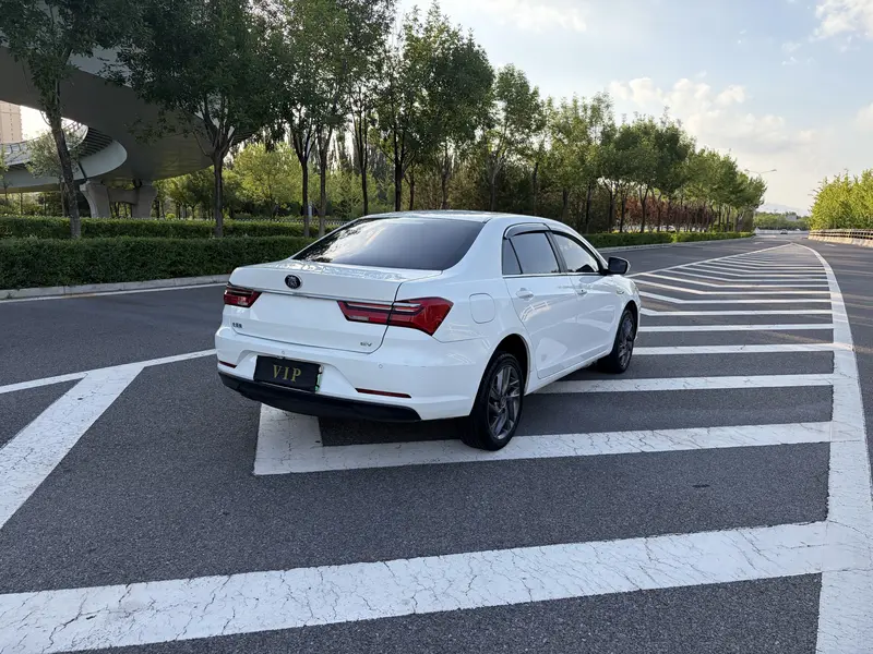 BYD Qin — фото 6