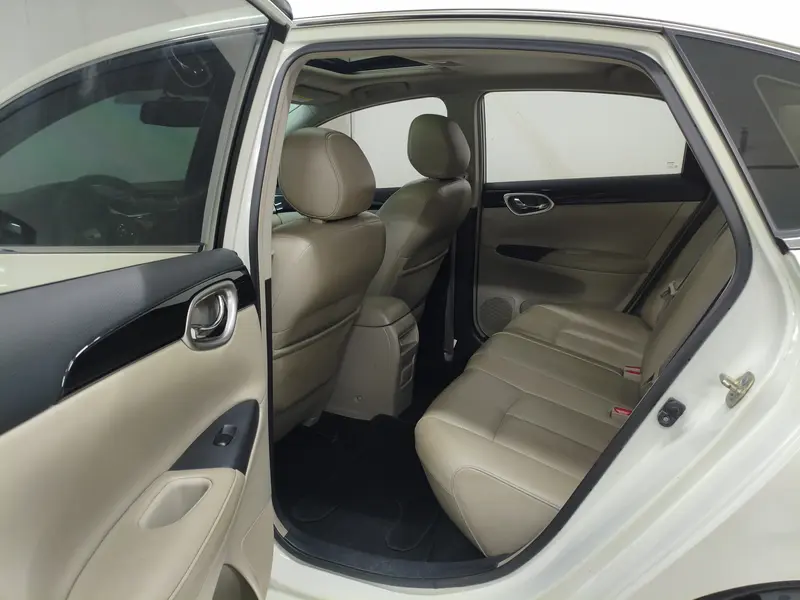 Nissan Sylphy 1.6 XV CVT — фото 18