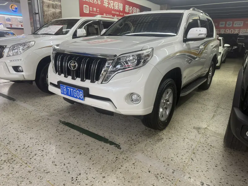 Toyota Prado — фото 1
