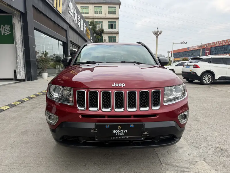 Jeep Compass — фото 2