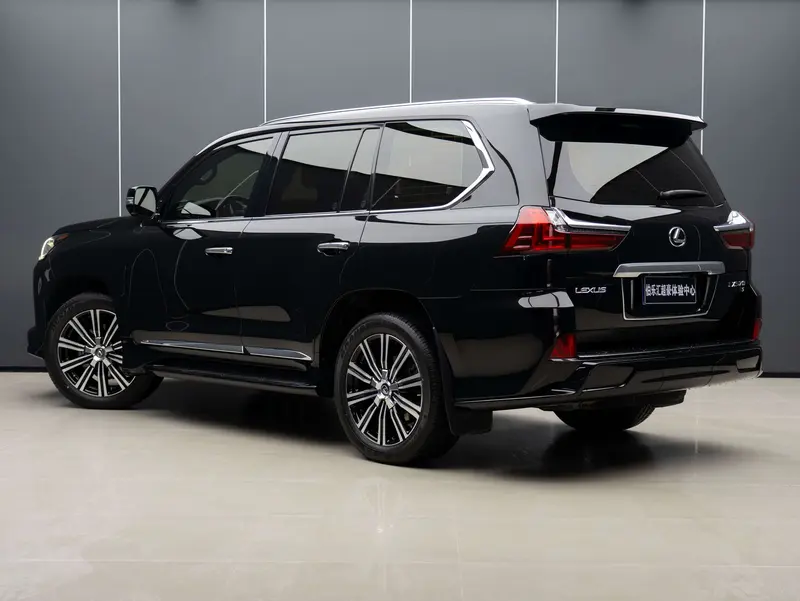 Lexus LX — фото 3