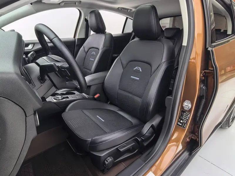 Ford Focus Active — фото 16