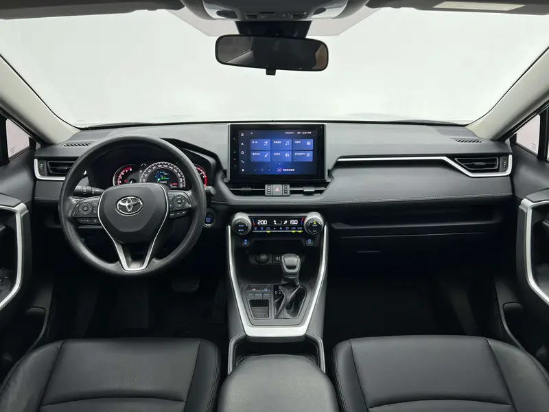 Toyota RAV4 — фото 10