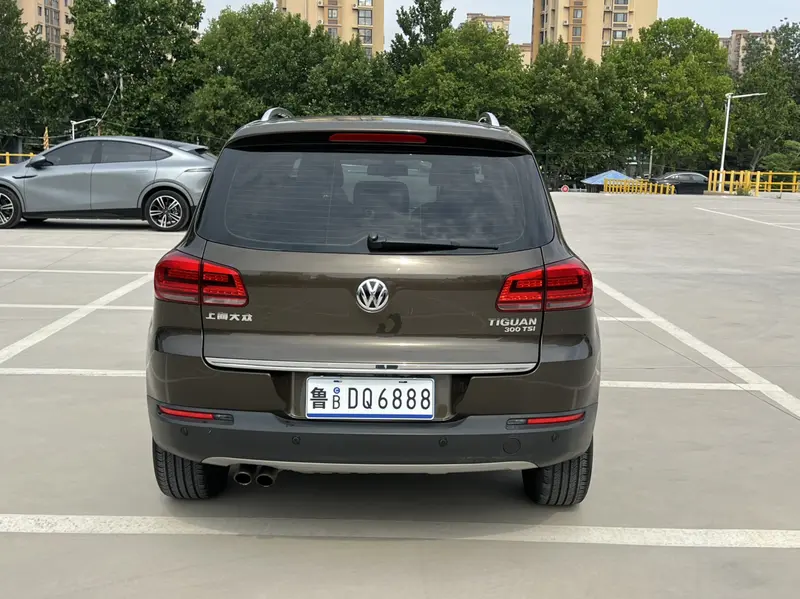 Volkswagen Tiguan — фото 5