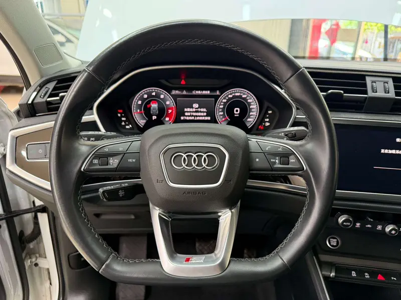Audi Q3 — фото 9