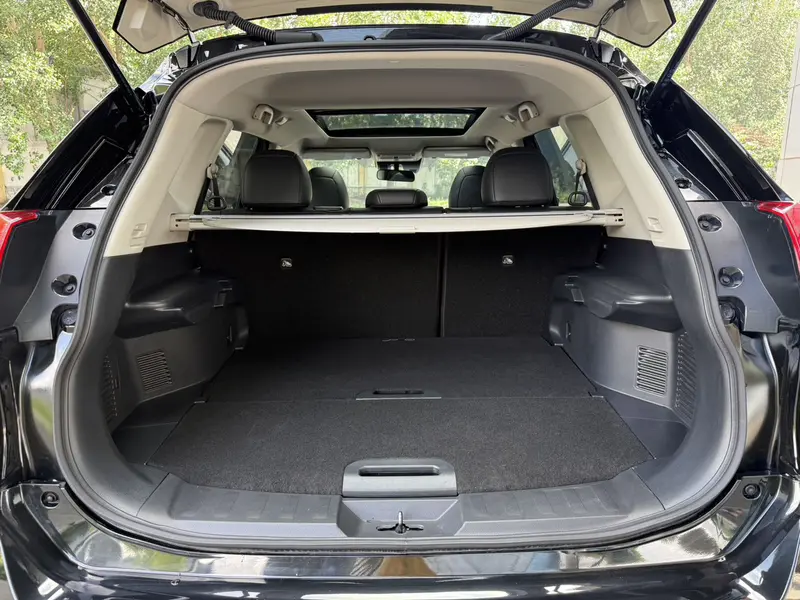 Nissan X-Trail 2.0 L 2 WD — фото 15