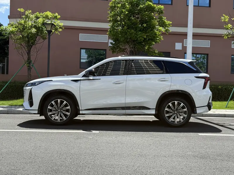 Changan CS75 PLUS — фото 4