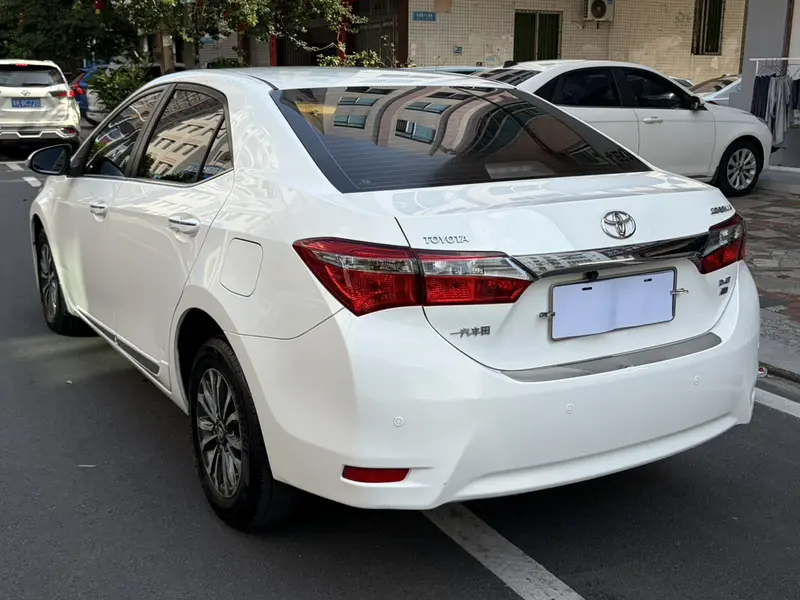 Toyota Corolla — фото 4