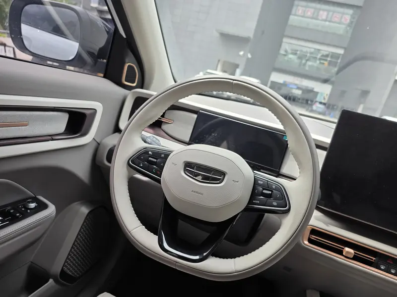 Geely Icon — фото 10