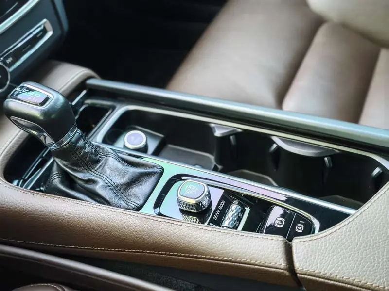 Volvo S90 — фото 11