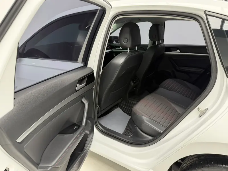 Volkswagen Lavida 300 TSI DSG — фото 12