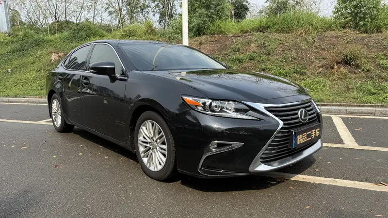 Lexus ES — фото 3