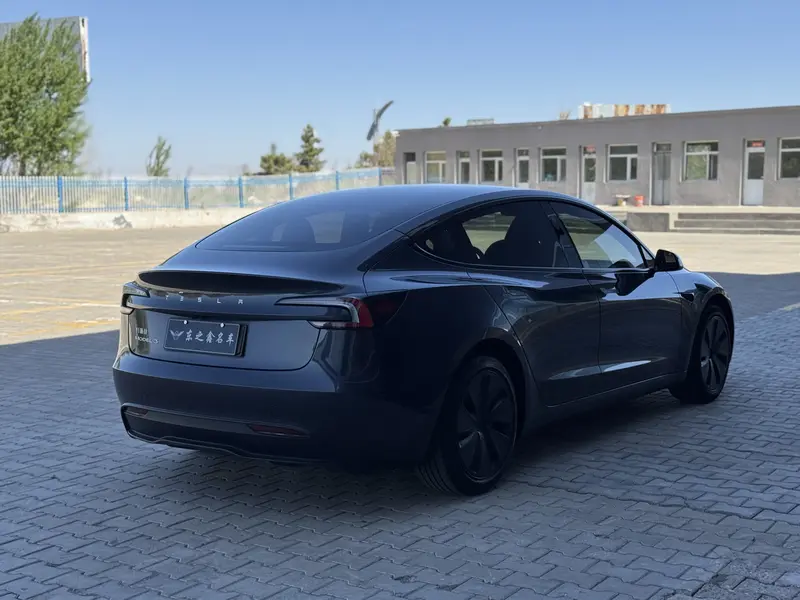 Tesla Model 3 — фото 5