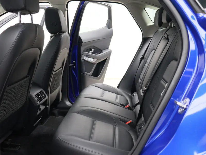 Jaguar E-PACE — фото 14