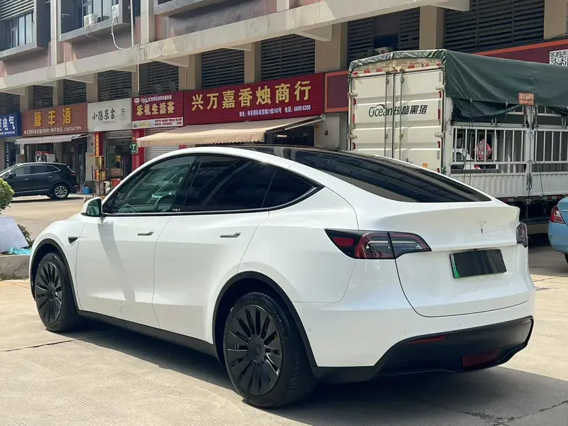 Tesla Model Y — фото 4