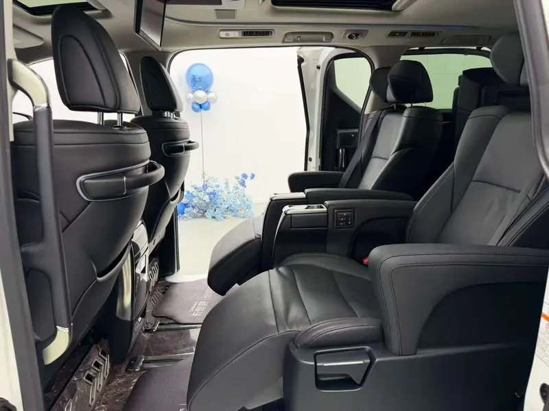 Toyota Vellfire — фото 13