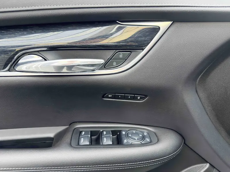 Cadillac XT5 — фото 14