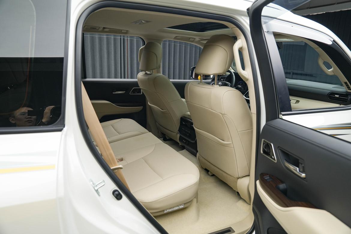 Toyota Land Cruiser (импорт): фотография 21 из 23