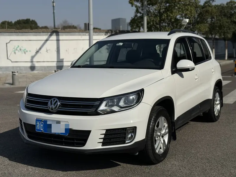Volkswagen Tiguan — фото 1