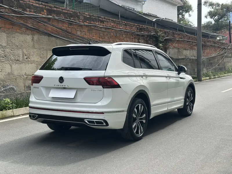 Volkswagen Tiguan L — фото 6