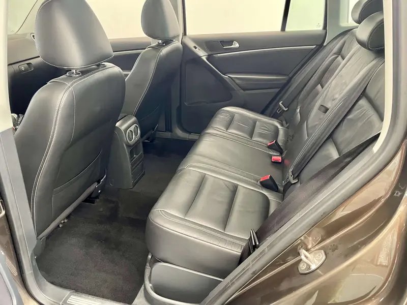 Volkswagen Tiguan — фото 13