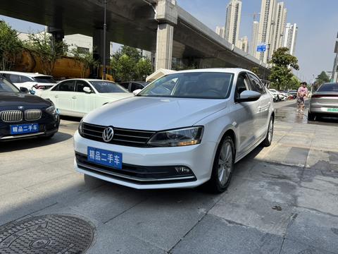 Volkswagen Sagitar 2015 1.6L AT Comfort