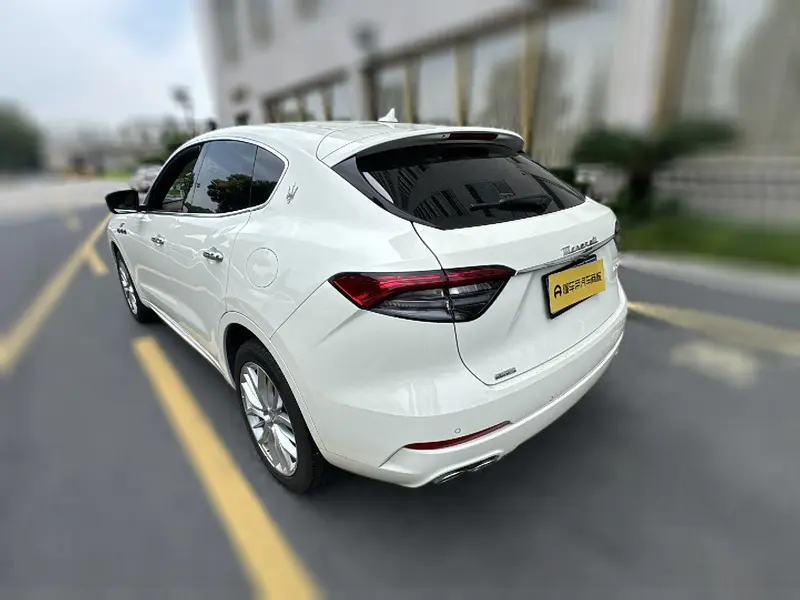 Maserati Levante 2.0 T GT — фото 6