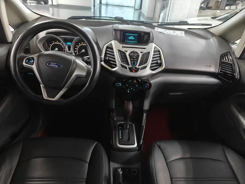 Ford EcoSport — фото 7