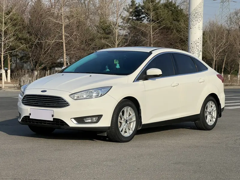 Ford Focus 1.6 L AT