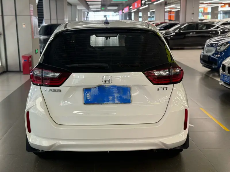 Honda Fit — фото 5