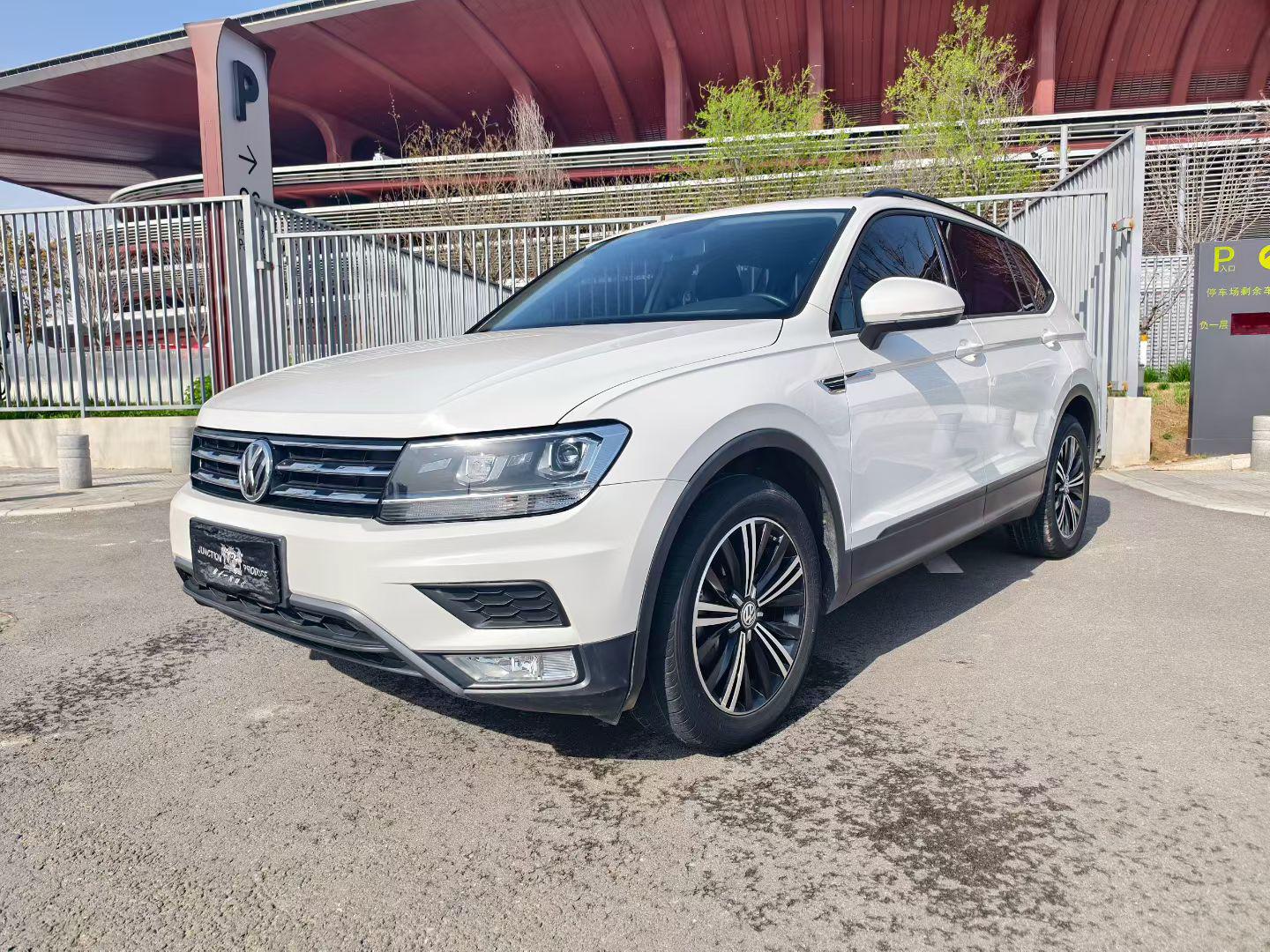Volkswagen Tiguan L L 2019 330TSI AT VI