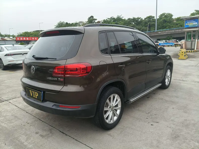 Volkswagen Tiguan — фото 7