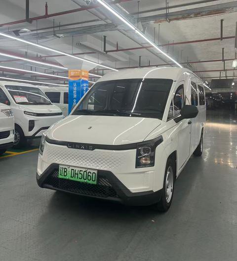 Автомобиль #866309 2025 Luxury