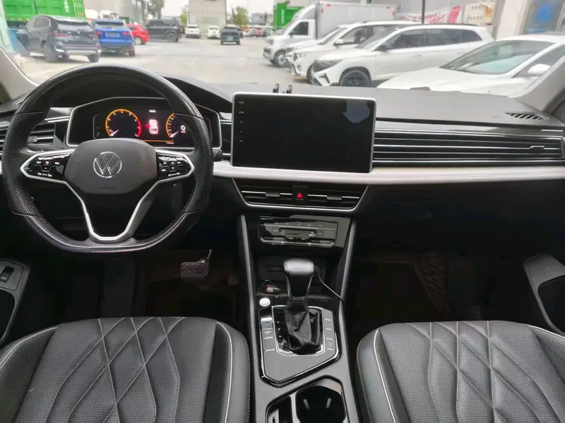Volkswagen Tiguan L — фото 7