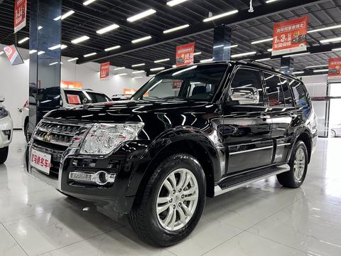 Mitsubishi Pajero (Import)