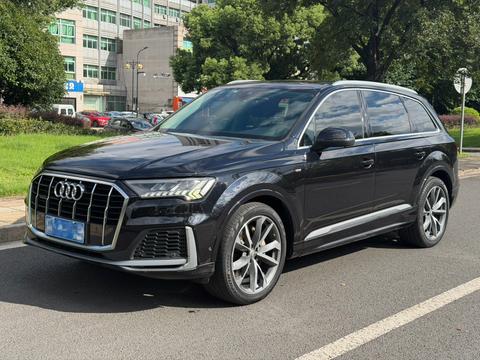 Audi Q7 2020 55 TFSI quattro S line спорт