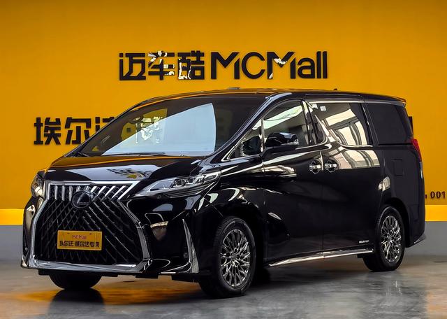 Lexus LM - фото 1