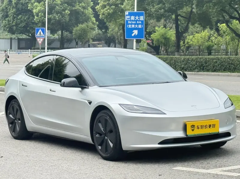 Tesla Model 3 — фото 3