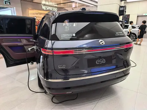 六座SUV空间表现_蔚来ES8 2026款 实车体验_蔚来