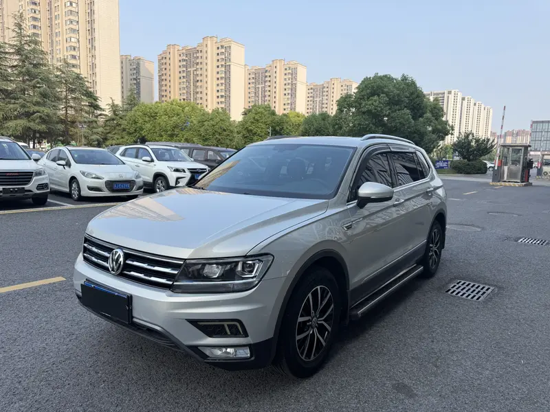 Volkswagen Tiguan L 330 TSI AT 2 WD Comfort