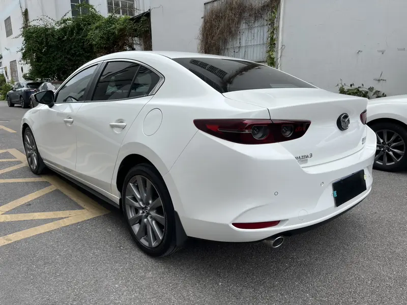 Mazda 3 Axela — фото 5