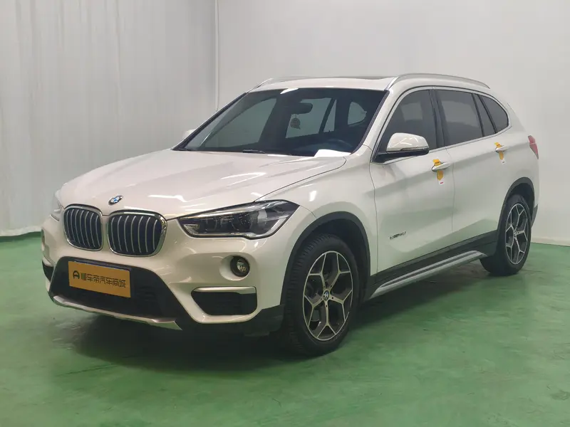 BMW X1 — фото 1