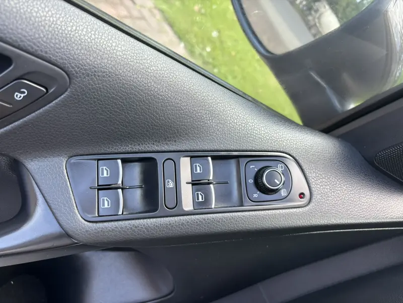 Volkswagen Tiguan — фото 9