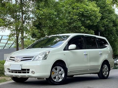 Nissan Grand Livina
