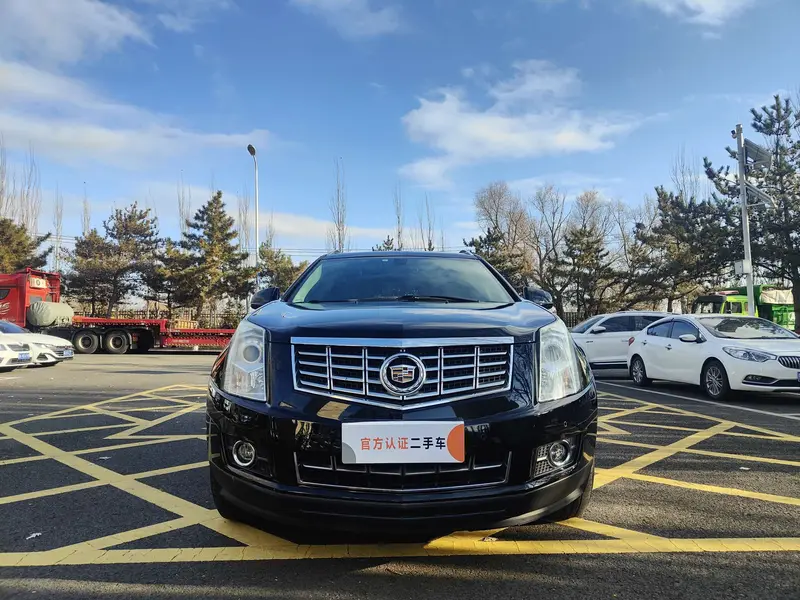 Cadillac SRX — фото 2