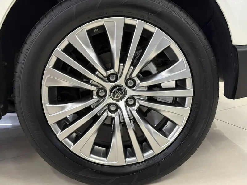 Toyota Ling Fang Harrier — фото 5